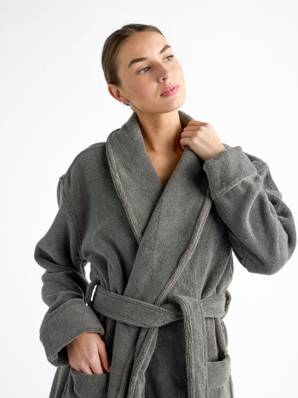 Cozy Earth Luxe Bath Robe in Charcoal